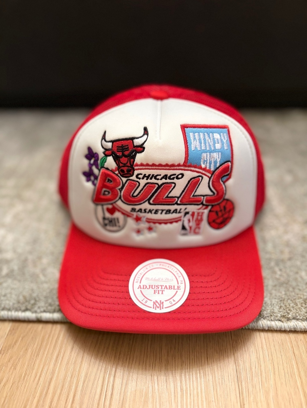 Mitchell & Ness Chicago Bulls Windy City Trucker Hat Red White NWT